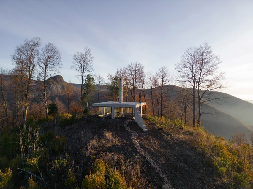 Rosa hilltop shelter is a is a Pezo von Ellrichshausen pavilion in Chilean landscape