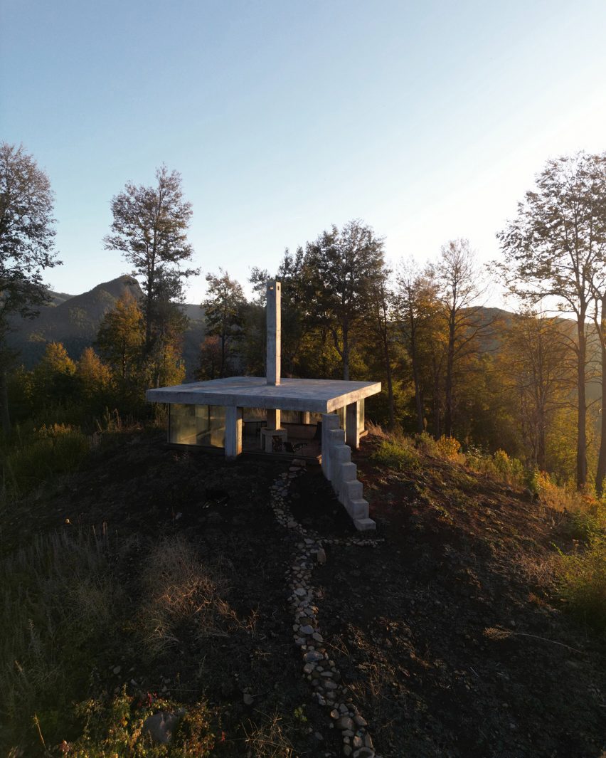 Rosa hilltop shelter is a is a Pezo von Ellrichshausen pavilion in Chilean landscape