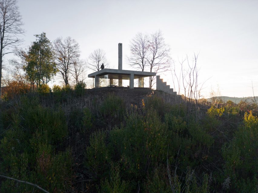 Rosa hilltop shelter is a is a Pezo von Ellrichshausen pavilion in Chilean landscape
