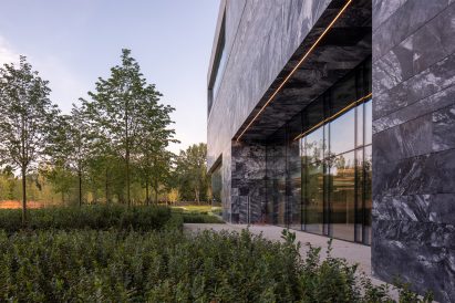Marble-clad Polish History Museum by WXCA
