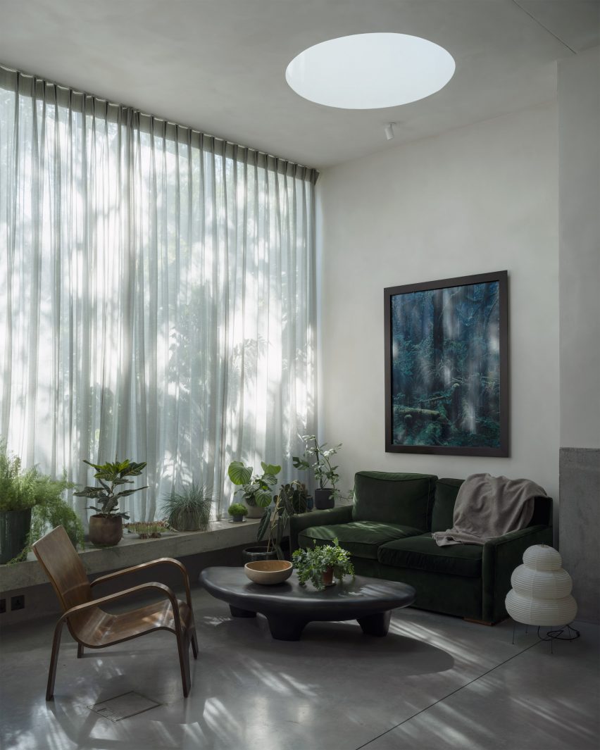 Brutalist Chelsea townhouse by Pricegore