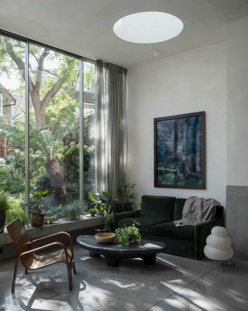 Brutalist Chelsea townhouse by Pricegore