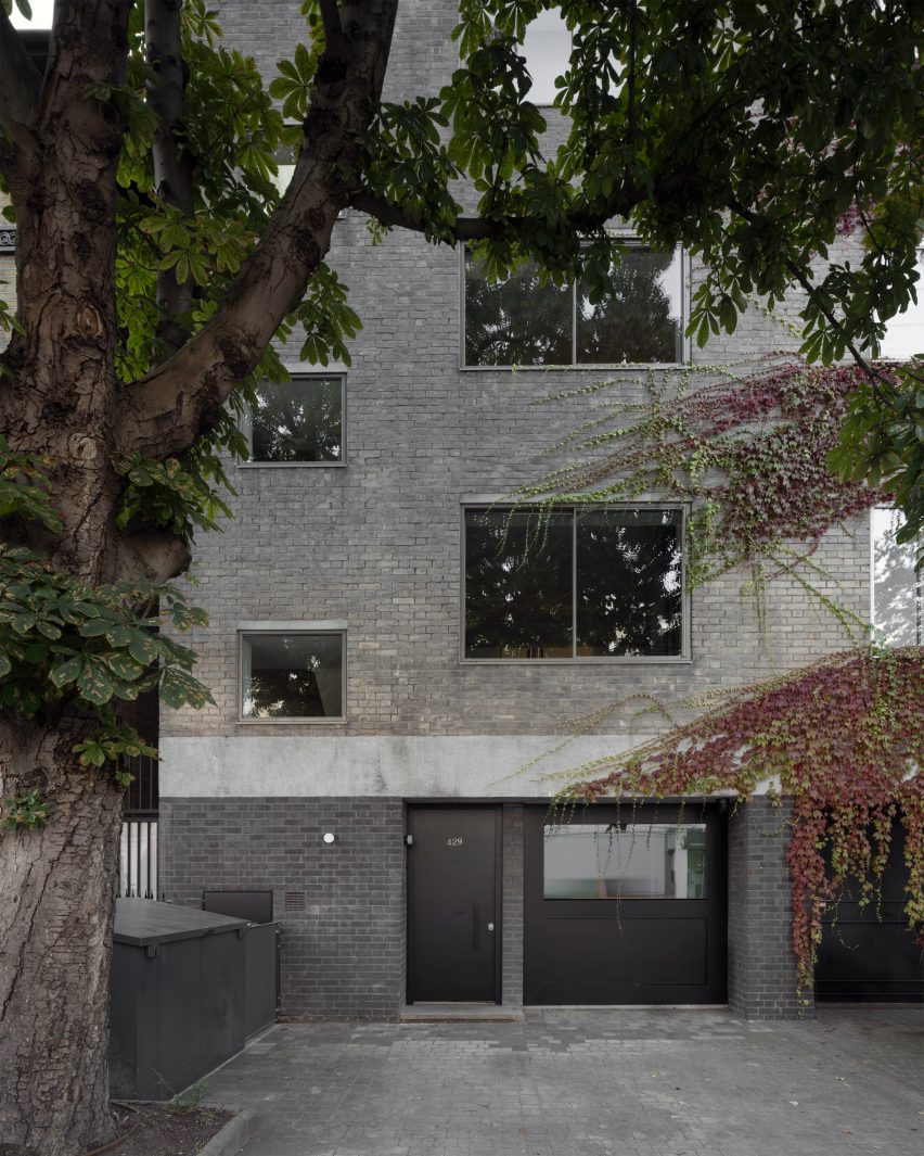 Brutalist Chelsea townhouse by Pricegore