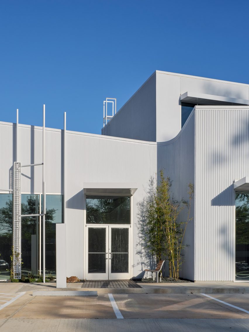 A building with concrete wall exterior