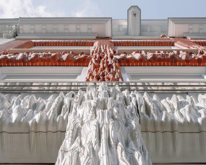 Close detail of 3D printed ceramic tile facade by RAP Studio