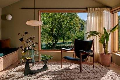 Lounge in Yellow House in the Apple Garden