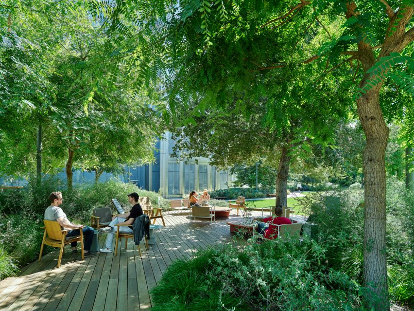 Gehry Partners Warner Bros Burbank