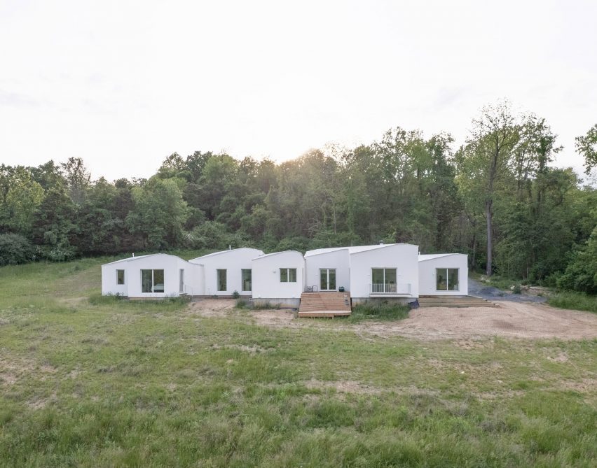 A long horizontal home made of various volumes
