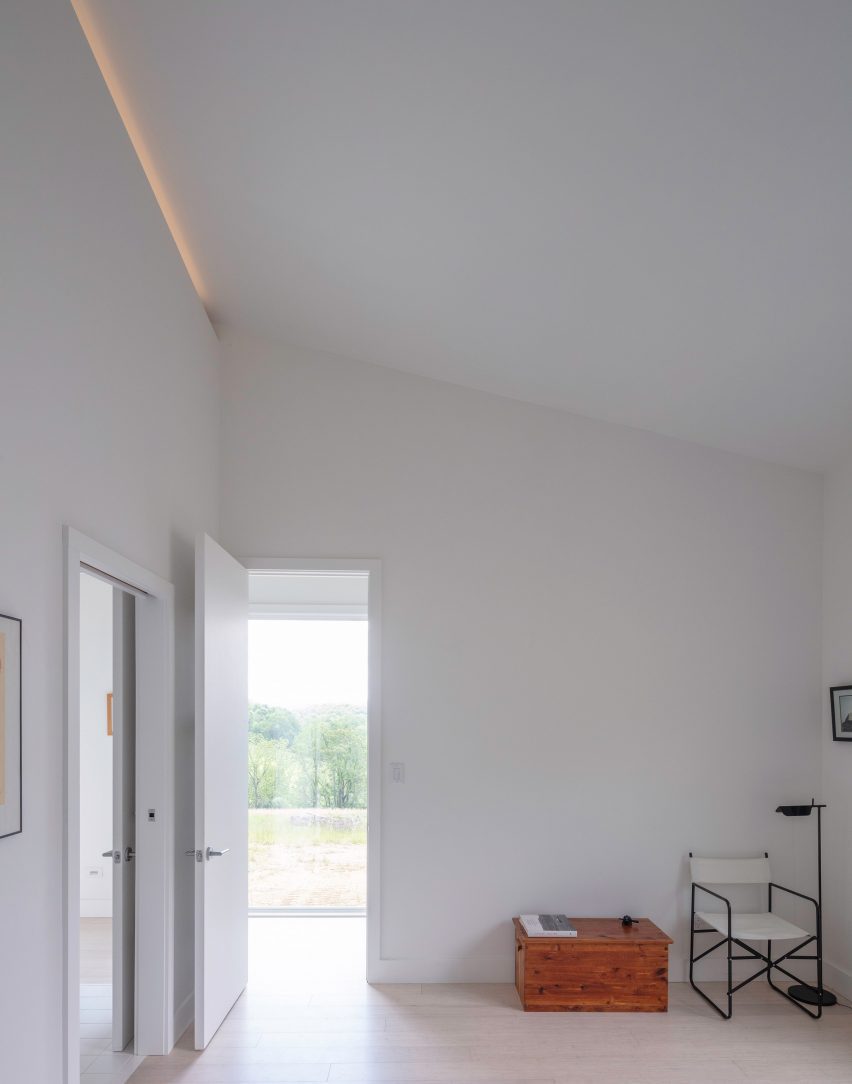 A corner with integrated lighting