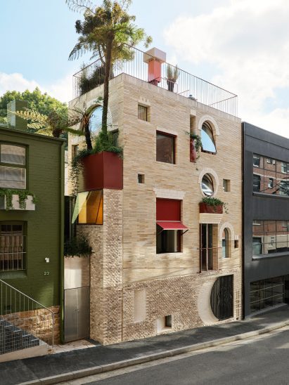 Exterior view of 19 Waterloo Street in Sydney