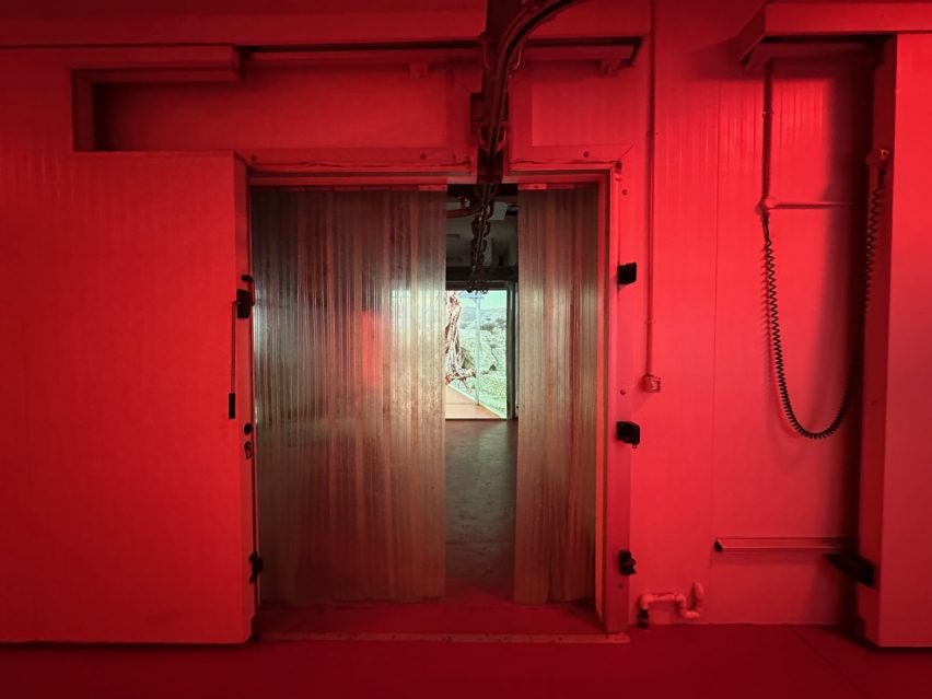 Cave Bureau installation