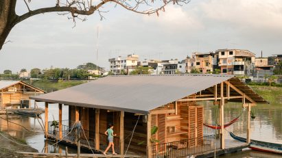 Floating house by Natura Futura and Juan Carlos Bamba