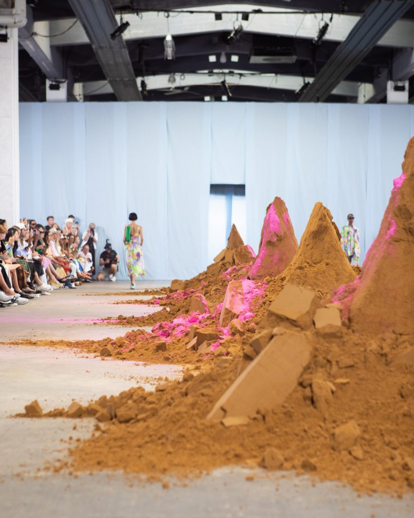 Sand installation by Spacon & X at Stine Goya Spring/Summer 2023 show Whisper Loud