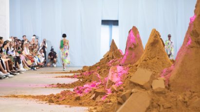 Sand installation by Spacon & X at Stine Goya Spring/Summer 2023 show Whisper Loud