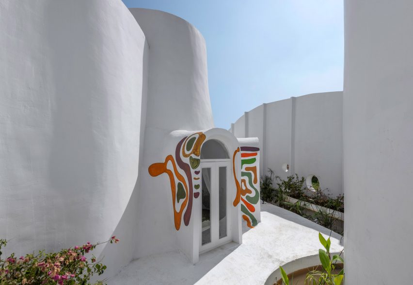 Ferrocement workplace by The Grid Architects in India