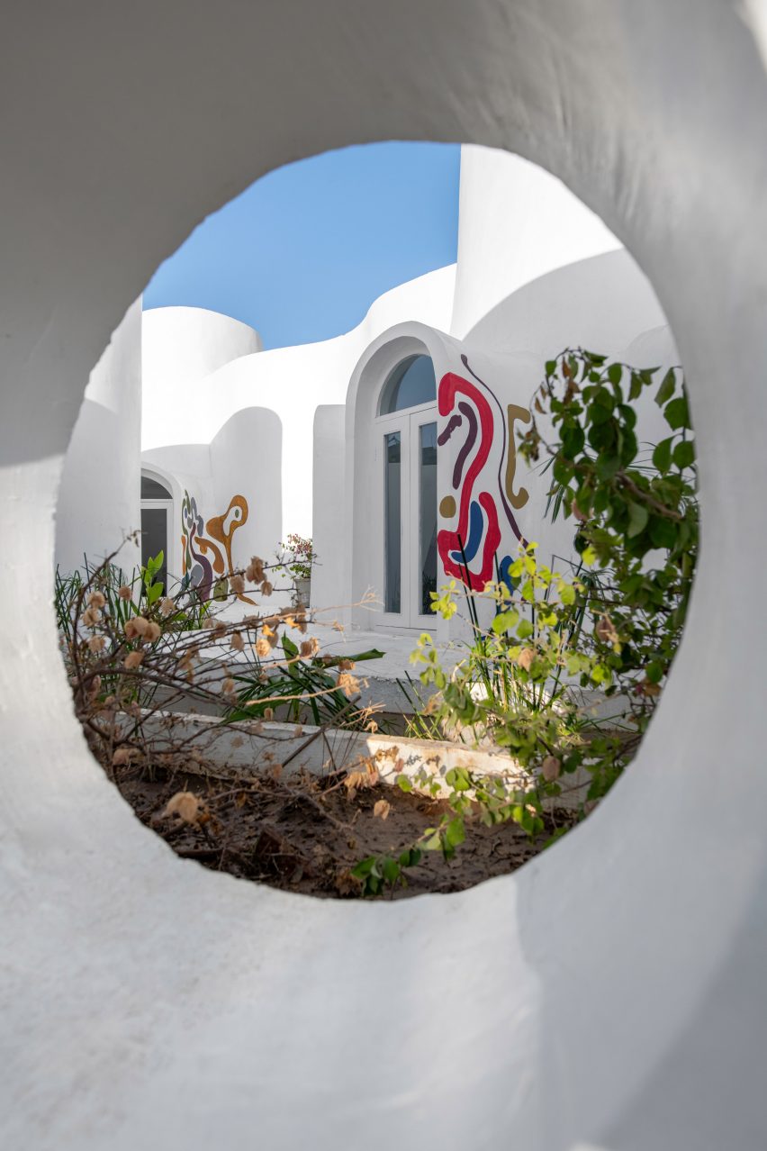 Ferrocement workplace by The Grid Architects