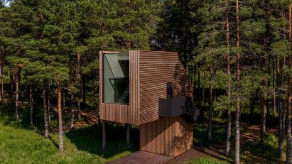 Treehouse-like holiday home