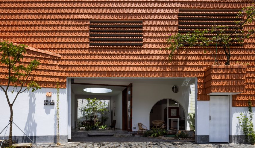 Red-tiled Tile House by The Bloom Architects