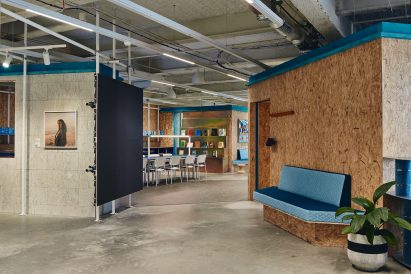 Circulation route with built-in seating in Today Design office by Studio Edwards