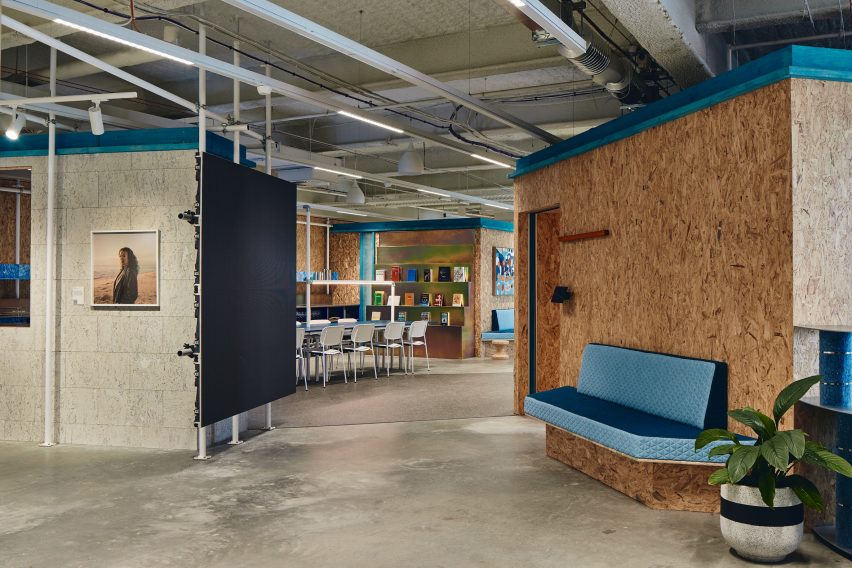Circulation route with built-in seating in Today Design office by Studio Edwards