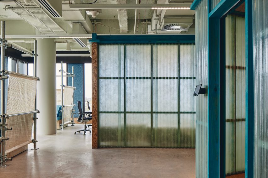 Corrugated fibreglass screens