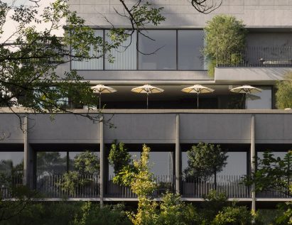 The raw concrete facade of Trunk Hotel Yoyogi Park