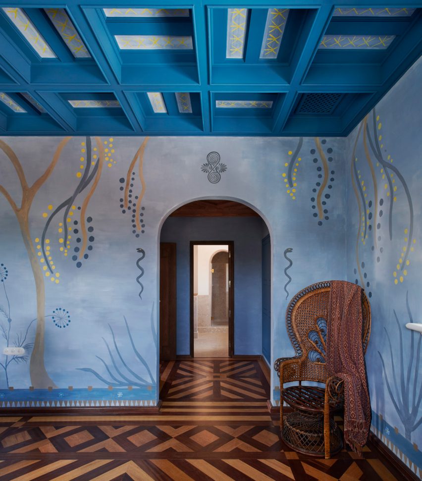 Parquet flooring and coffered ceilings