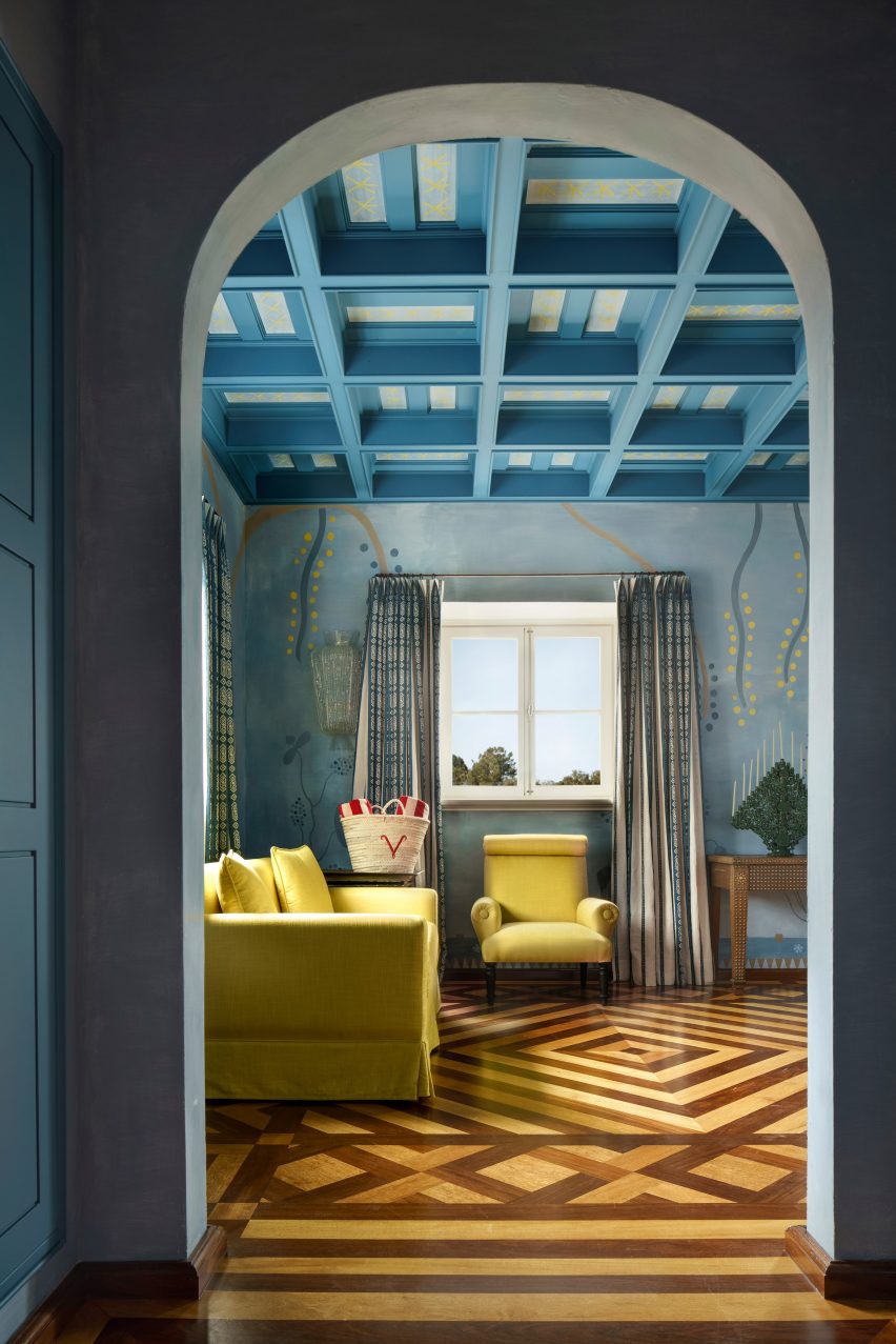 Parquet floor and coffered ceilings