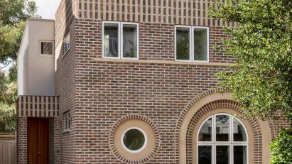 Exterior of Wimbledon Villa by Gundry & Ducker