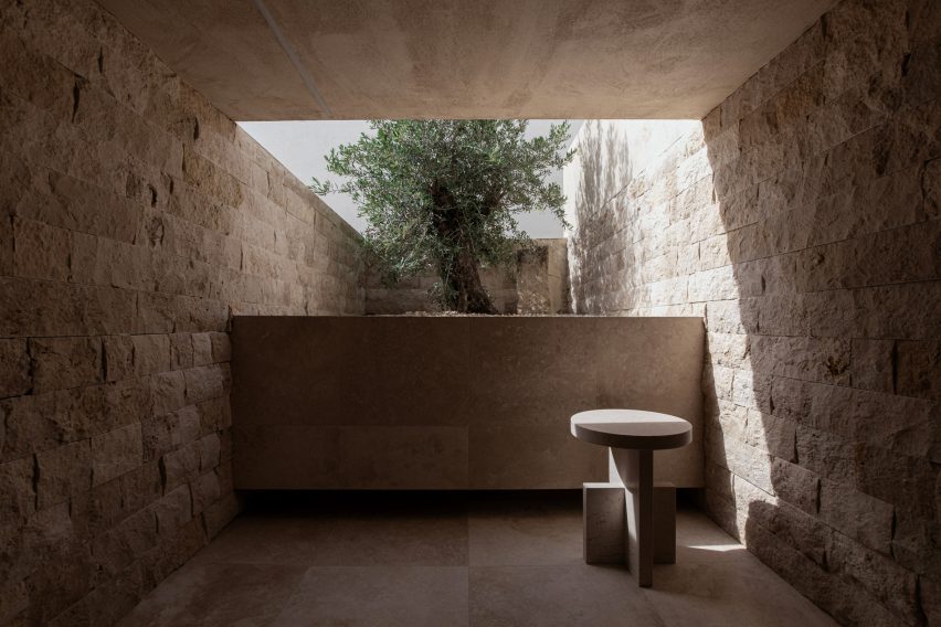 3DM Architecture designs minimalist home in Malta