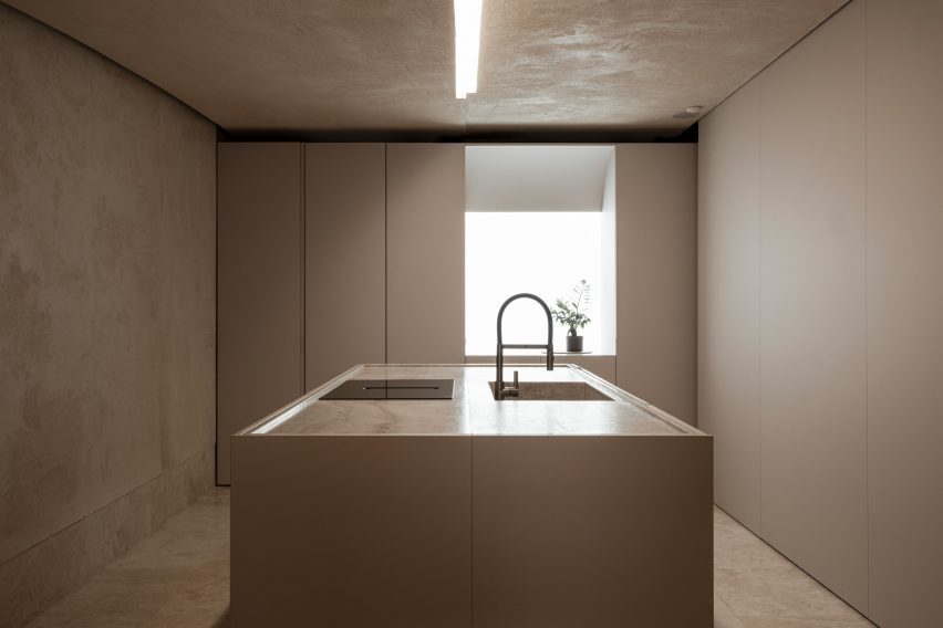 3DM Architecture designs minimalist home in Malta