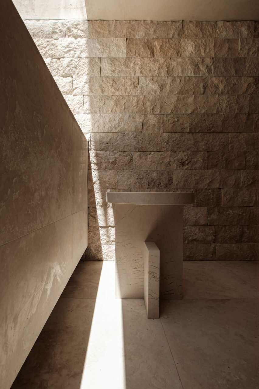 3DM Architecture designs minimalist home in Malta