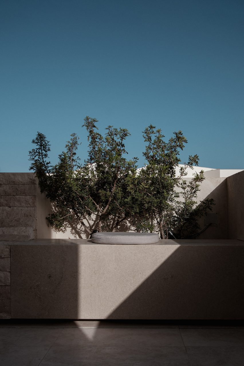 3DM Architecture designs minimalist home in Malta