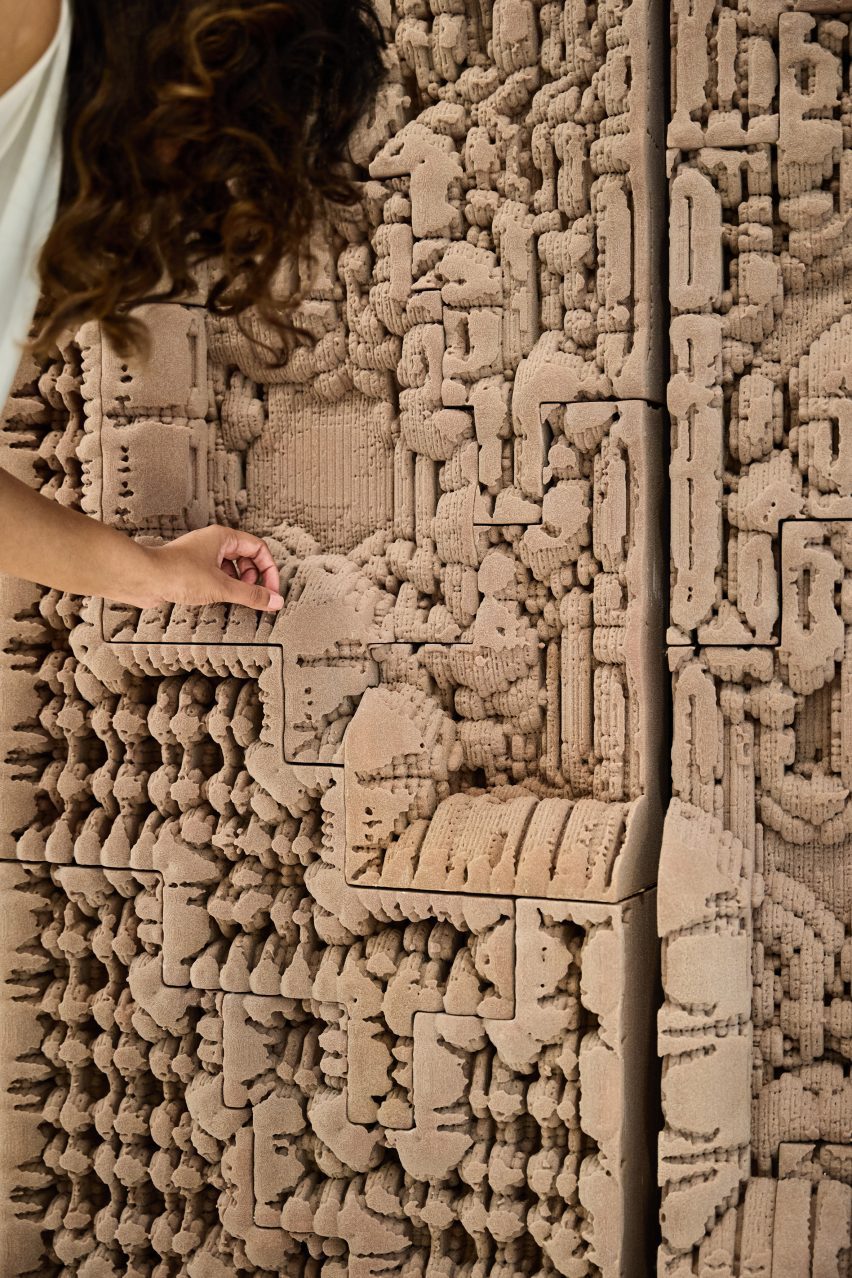 Sand-printed detail