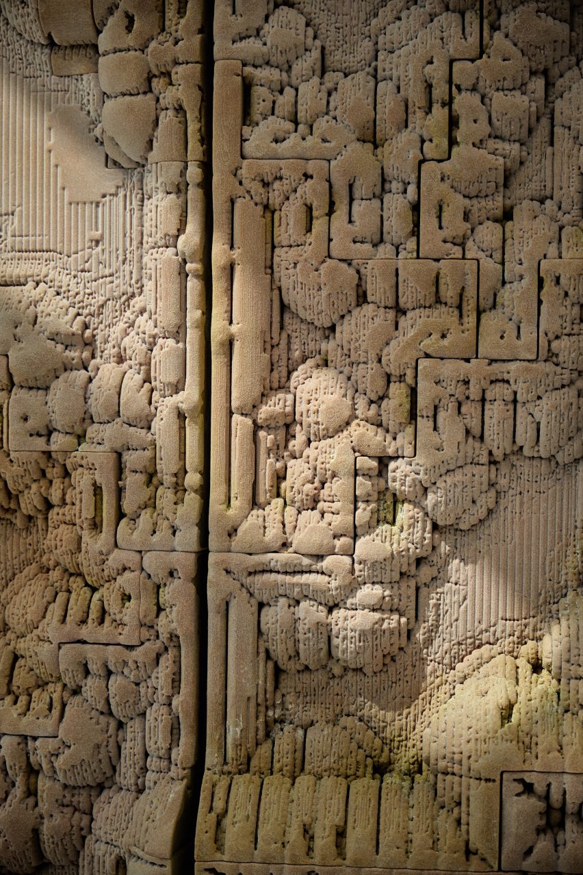 Sand-printed detail
