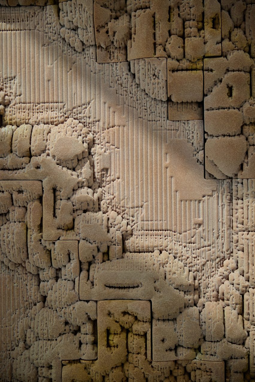 Sand-printed detail