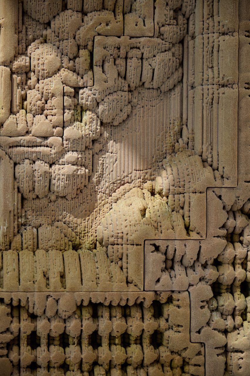 Sand-printed detail