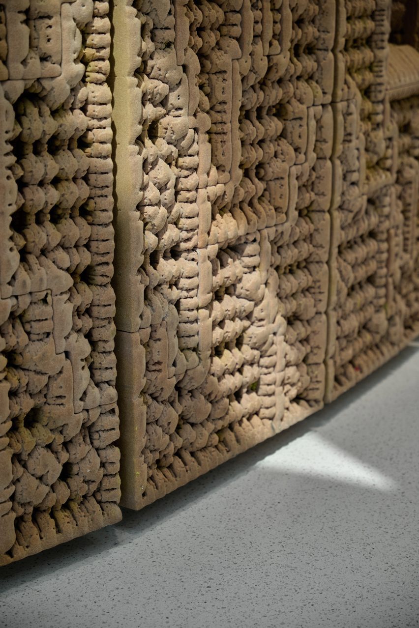 Sand-printed detail