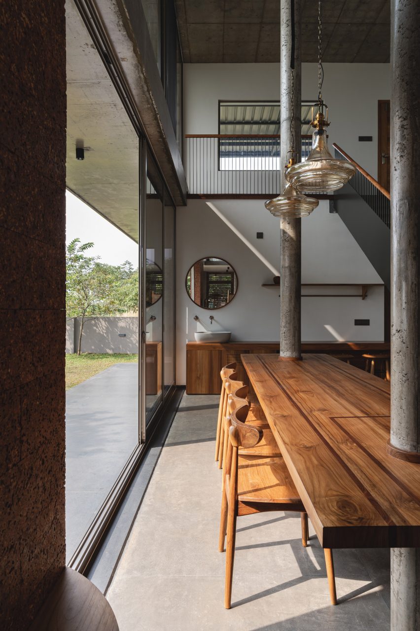 Wood louvred home in Kerala, India by 3dor Concepts