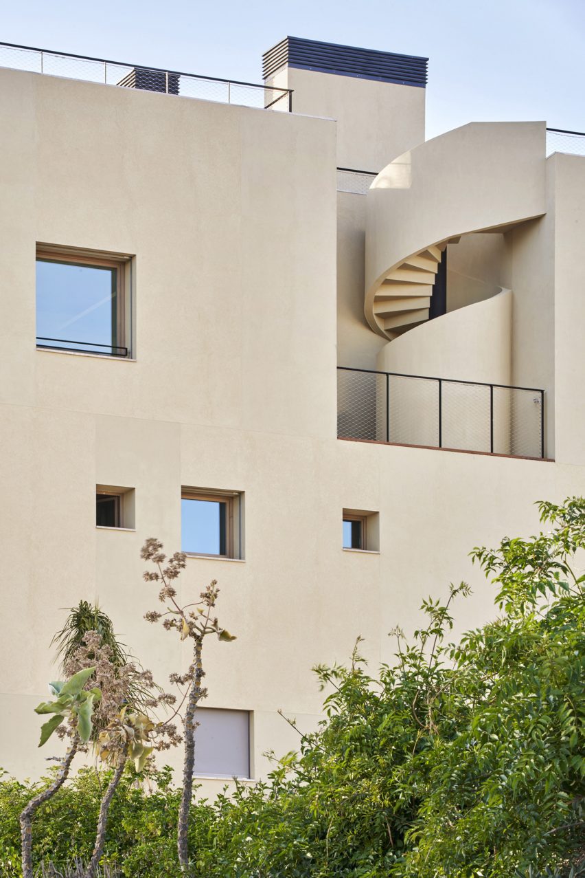 Duplex apartments in Palma de Mallorca by OHLAB