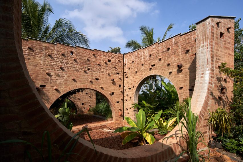 Community centre in Bangalore by A Threshold