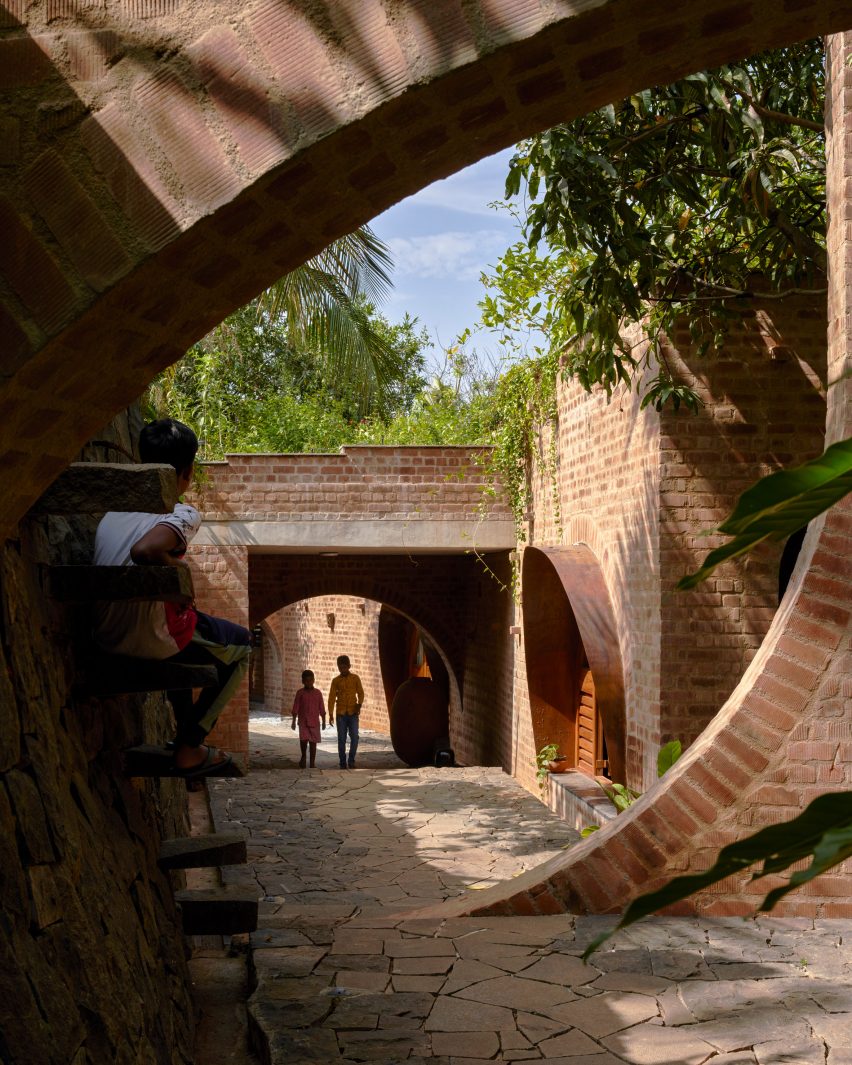 Community centre in Bangalore by A Threshold