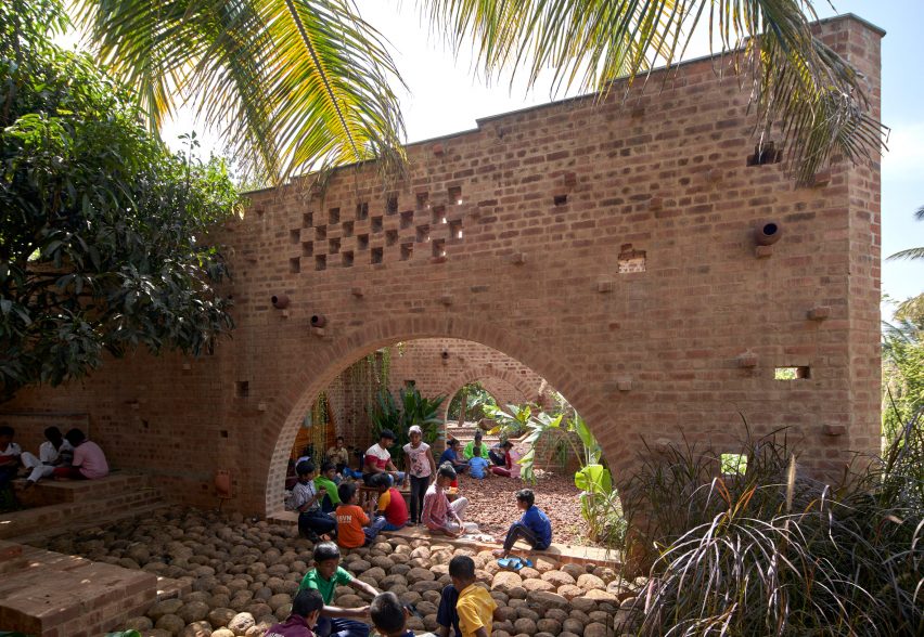 Community centre in Bangalore by A Threshold