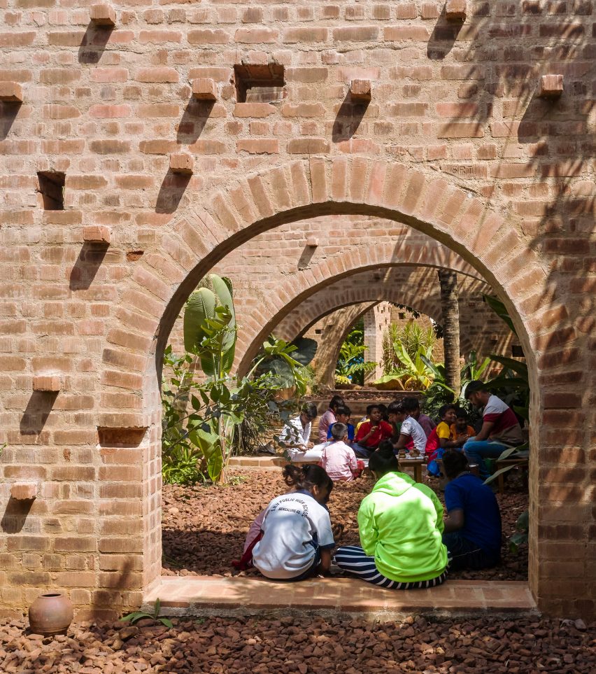 Community centre in Bangalore by A Threshold