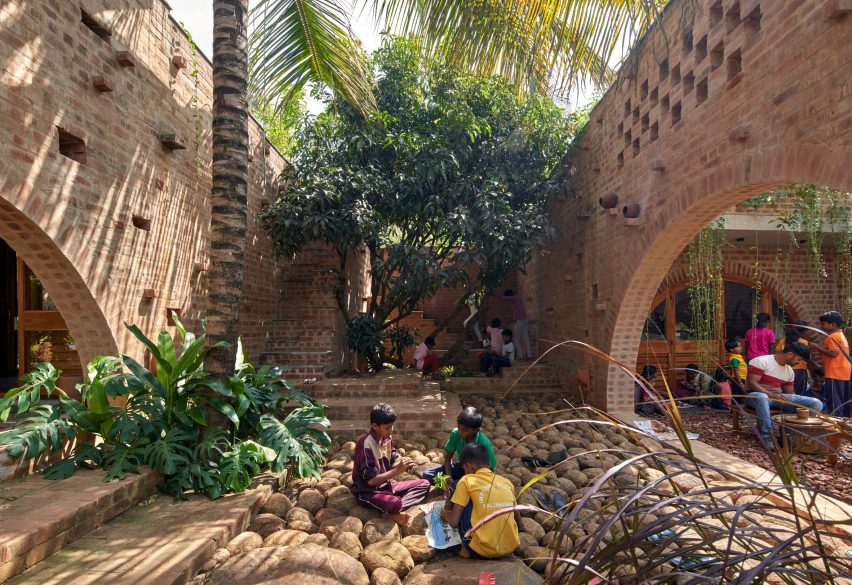 Community centre in Bangalore by A Threshold