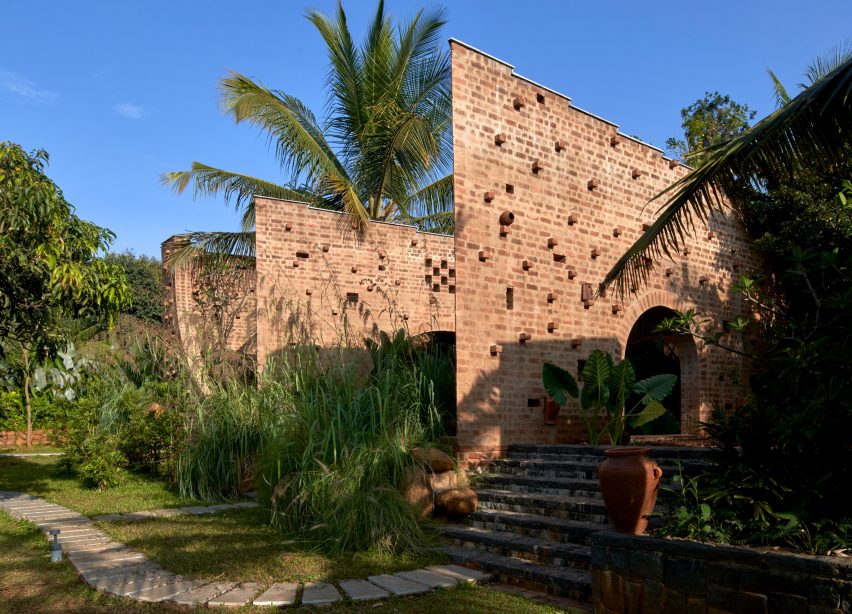 Community centre in Bangalore by A Threshold