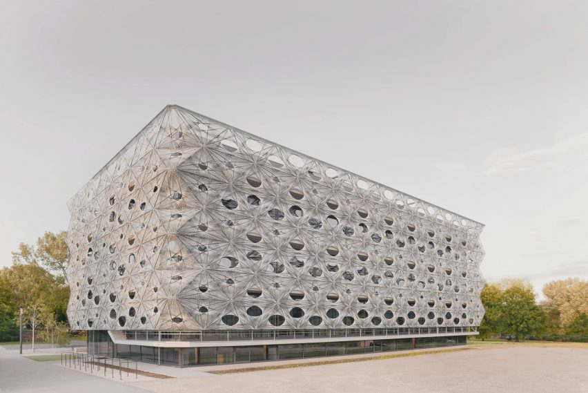 Texoversum school of textiles by Allmannwappner and Menges Scheffler Architekten