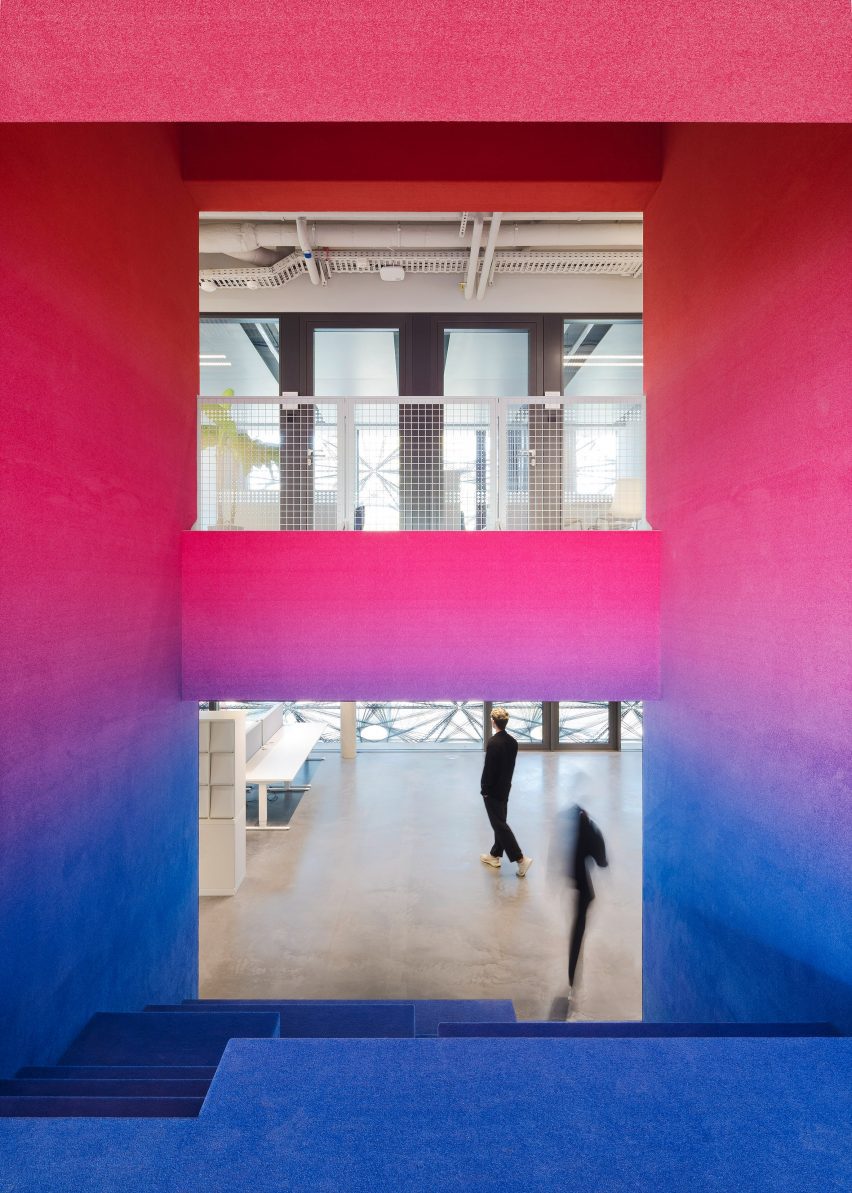 Colourful collaboration space at the Texoversum school of textiles at Reutlingen University of Applied Sciences