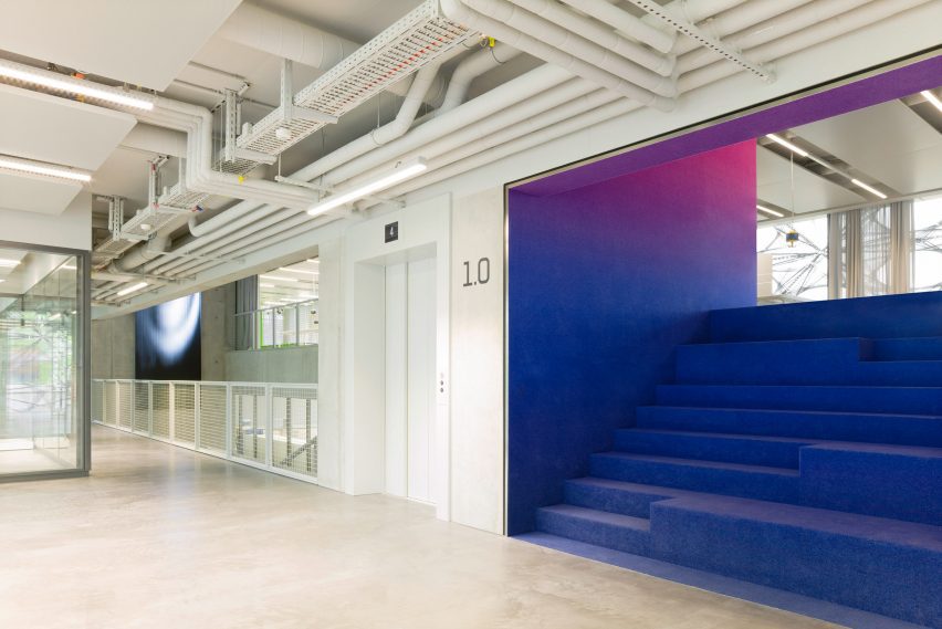 Interior collaboration space of Texoversum school of textiles by Allmannwappner and Menges Scheffler Architekten