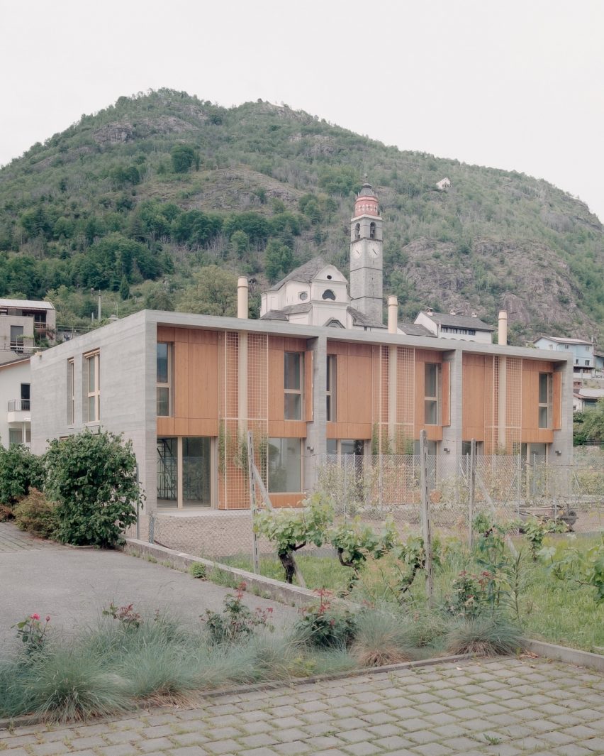 Concrete terrace houses in Switzerland by Atelier Rampazzi